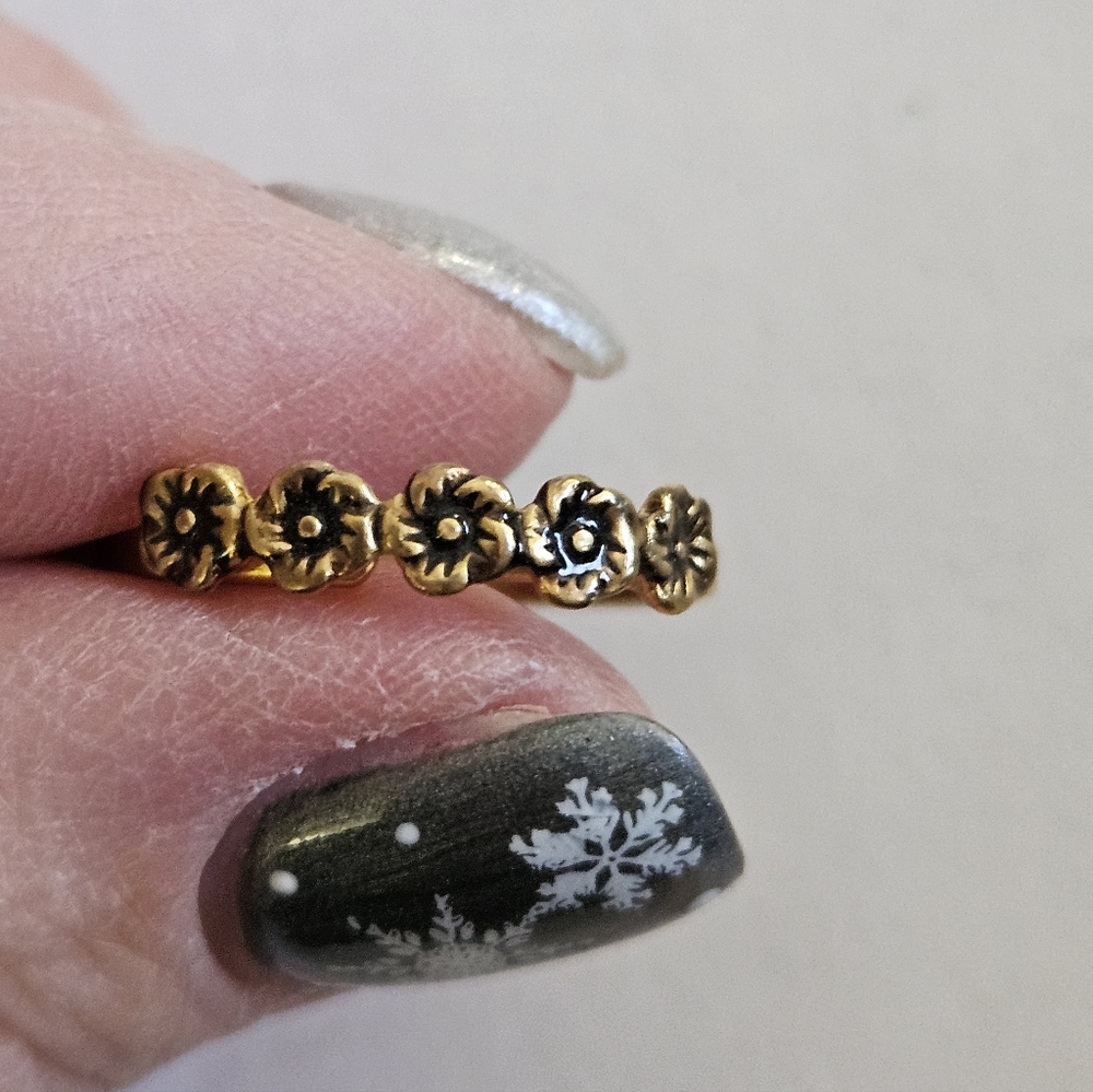 Pilgrim black enamel goldtone floral ring, 7.